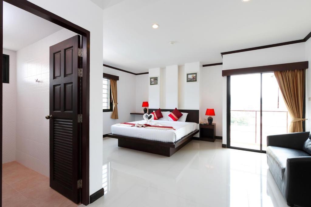 Sri Boutique Hotel Patong Exterior foto