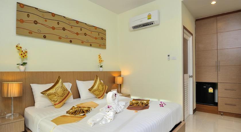 Sri Boutique Hotel Patong Exterior foto