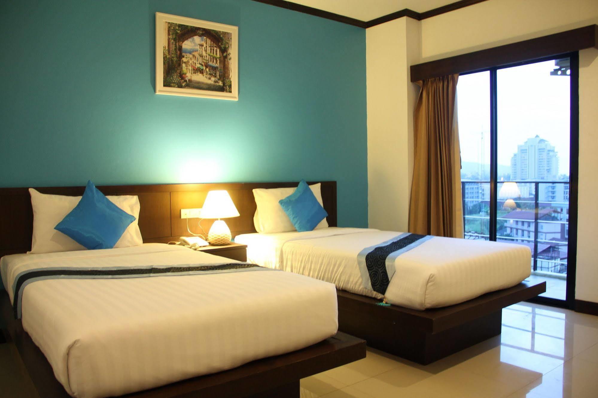 Sri Boutique Hotel Patong Exterior foto